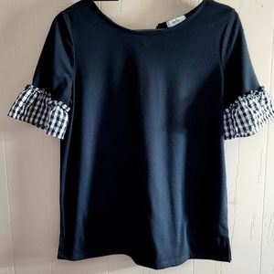 Cute ladies isela black top